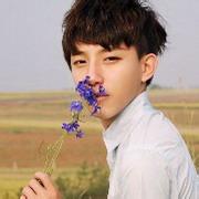 白云蓝天男生头像图片_WWW.WHOISQQ.COM