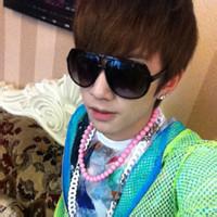 13岁qq齐刘海男生头像图片_WWW.WHOISQQ.COM