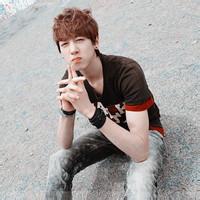 13岁qq齐刘海男生头像图片_WWW.WHOISQQ.COM