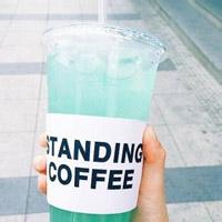 男生头像图片拿着饮料_WWW.WHOISQQ.COM