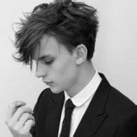 英国小男生头像图片_WWW.WHOISQQ.COM