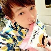拷贝戴口罩男生头像图片_WWW.WHOISQQ.COM