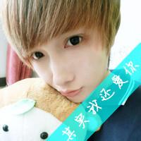 qq头像图片男生靠墙卖萌_WWW.WHOISQQ.COM