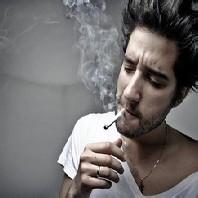 qq头像图片男生伤抽烟_WWW.WHOISQQ.COM