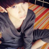 qq头像图片男生伤抽烟_WWW.WHOISQQ.COM