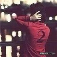 qq头像图片男生背影红色_WWW.WHOISQQ.COM