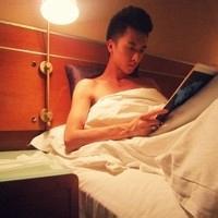男生头像图片背背包_WWW.WHOISQQ.COM