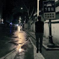 男生头像图片背背包_WWW.WHOISQQ.COM