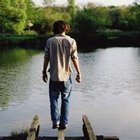 靠门男生头像图片_WWW.WHOISQQ.COM