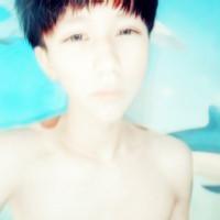 qq头像图片男生背影混混_WWW.WHOISQQ.COM