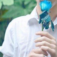玫瑰男生qq头像图片_WWW.WHOISQQ.COM