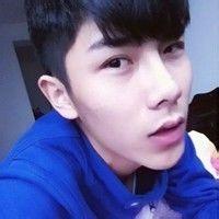 qq头像图片深蓝色男生_WWW.WHOISQQ.COM