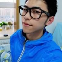 qq头像图片深蓝色男生_WWW.WHOISQQ.COM
