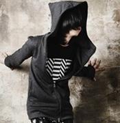 qq头像图片男生带黑色帽子_WWW.WHOISQQ.COM