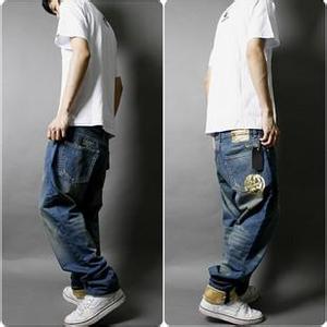 穿着vans的男生头像图片_WWW.WHOISQQ.COM