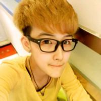 红衣服戴眼镜男生头像图片_WWW.WHOISQQ.COM