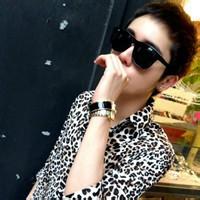 红衣服戴眼镜男生头像图片_WWW.WHOISQQ.COM