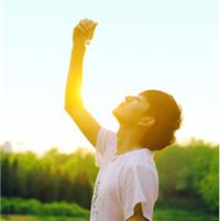 qq头像图片男生挡着脸的_WWW.WHOISQQ.COM