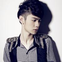 男生qq青春头像图片_WWW.WHOISQQ.COM