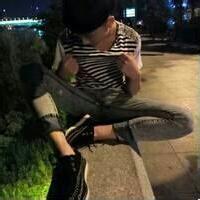 qq头像图片男生小苹果_WWW.WHOISQQ.COM