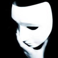 带面罩的男生头像图片_WWW.WHOISQQ.COM