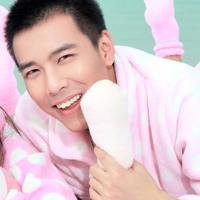 qq帅气男生全身头像图片_WWW.WHOISQQ.COM