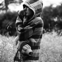 下雨天男生头像图片_WWW.WHOISQQ.COM