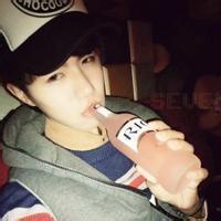 一个人挺好qq头像图片男生_WWW.WHOISQQ.COM