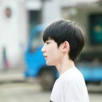 帅气头像图片男生王源_WWW.WHOISQQ.COM