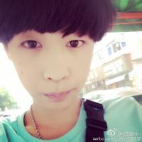 qq头像图片男生暖男余三桂_WWW.WHOISQQ.COM