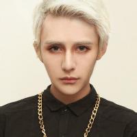 男生龇牙笑脸头像图片_WWW.WHOISQQ.COM