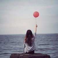 有男生和气球的头像图片_WWW.WHOISQQ.COM