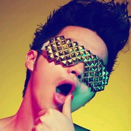 带我恨你的男生头像图片_WWW.WHOISQQ.COM