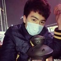 个性网戴口罩男生头像图片_WWW.WHOISQQ.COM