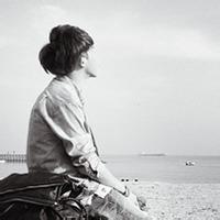 灰白头像图片男生生活照_WWW.WHOISQQ.COM