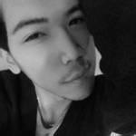 用纱布捂嘴男生头像图片_WWW.WHOISQQ.COM