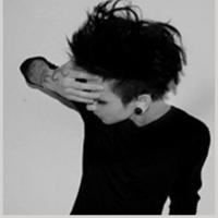 难过头像图片男生_WWW.WHOISQQ.COM