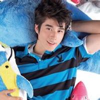 穿棉衣的男生头像图片_WWW.WHOISQQ.COM