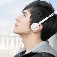 抬头的男生头像图片_WWW.WHOISQQ.COM