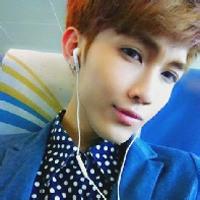 qq学生男生头像图片_WWW.WHOISQQ.COM