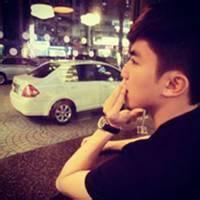 男生摸扎头像图片_WWW.WHOISQQ.COM