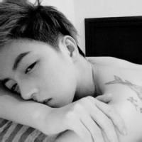男生头像图片 阳光笑容_WWW.WHOISQQ.COM