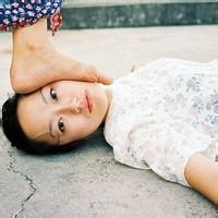 男生给女生盖被子头像图片_WWW.WHOISQQ.COM