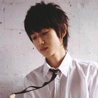 简约清新男生头像图片_WWW.WHOISQQ.COM