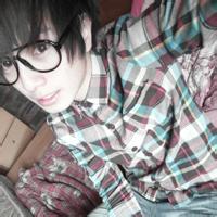 qq男生装萌头像图片_WWW.WHOISQQ.COM