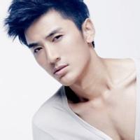 qq男生装萌头像图片_WWW.WHOISQQ.COM