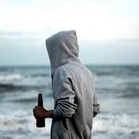 失落的背影男生头像图片_WWW.WHOISQQ.COM