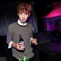 黑色男生头像图片女生_WWW.WHOISQQ.COM