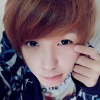qq韩版男生点烟头像图片_WWW.WHOISQQ.COM