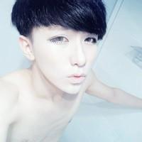 qq男生妖孽头像图片_WWW.WHOISQQ.COM